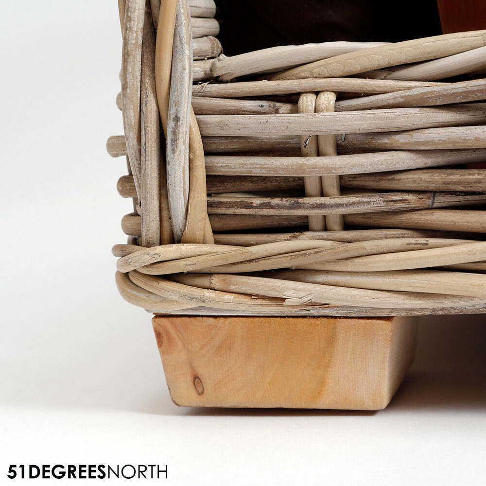 51 Degrees North Rattan Bed Dog Order Vetsend